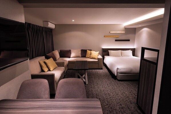 Family Queen Room, Non Smoking | In-room safe, iron/ironing board - Rinn Sanjo Ohashi East (Kyoto)