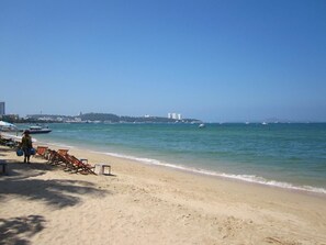 View from property - Garden Villa - Pattaya Holiday House Walking Street (Pattaya)