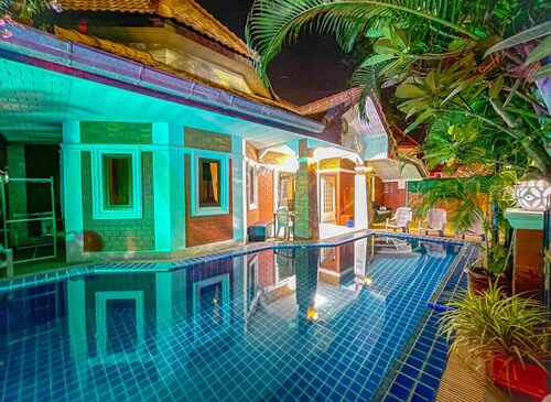 Garden Villa - Pattaya Holiday House Walking Street