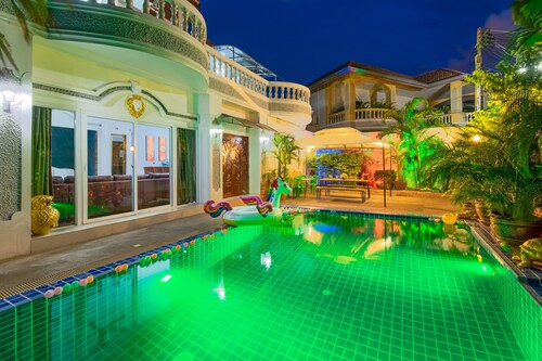 Ratana Villa - Pattaya Holiday House Walking Street