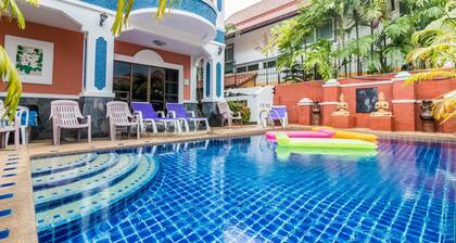Baan Kanittha - 5 Bedrooms Pool Villa