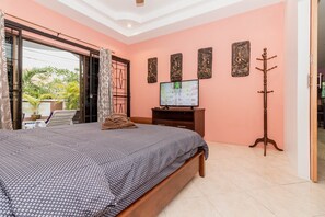 5 Bedrooms Private Pool Villa | 5 bedrooms, in-room safe, individually decorated, individually furnished - Baan Kanittha - 5 Bedrooms Pool Villa (Pattaya)