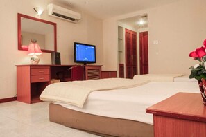 Superior Room | Minibar, desk, blackout drapes, rollaway beds - Sunny Hotel (Ho Chi Minh City)