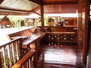 Porch - Zaleena Grand Hotel (Udon Thani)