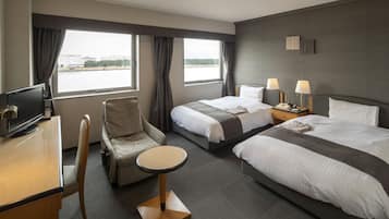 Twin Room, Non Smoking | Desk, free WiFi, bed sheets