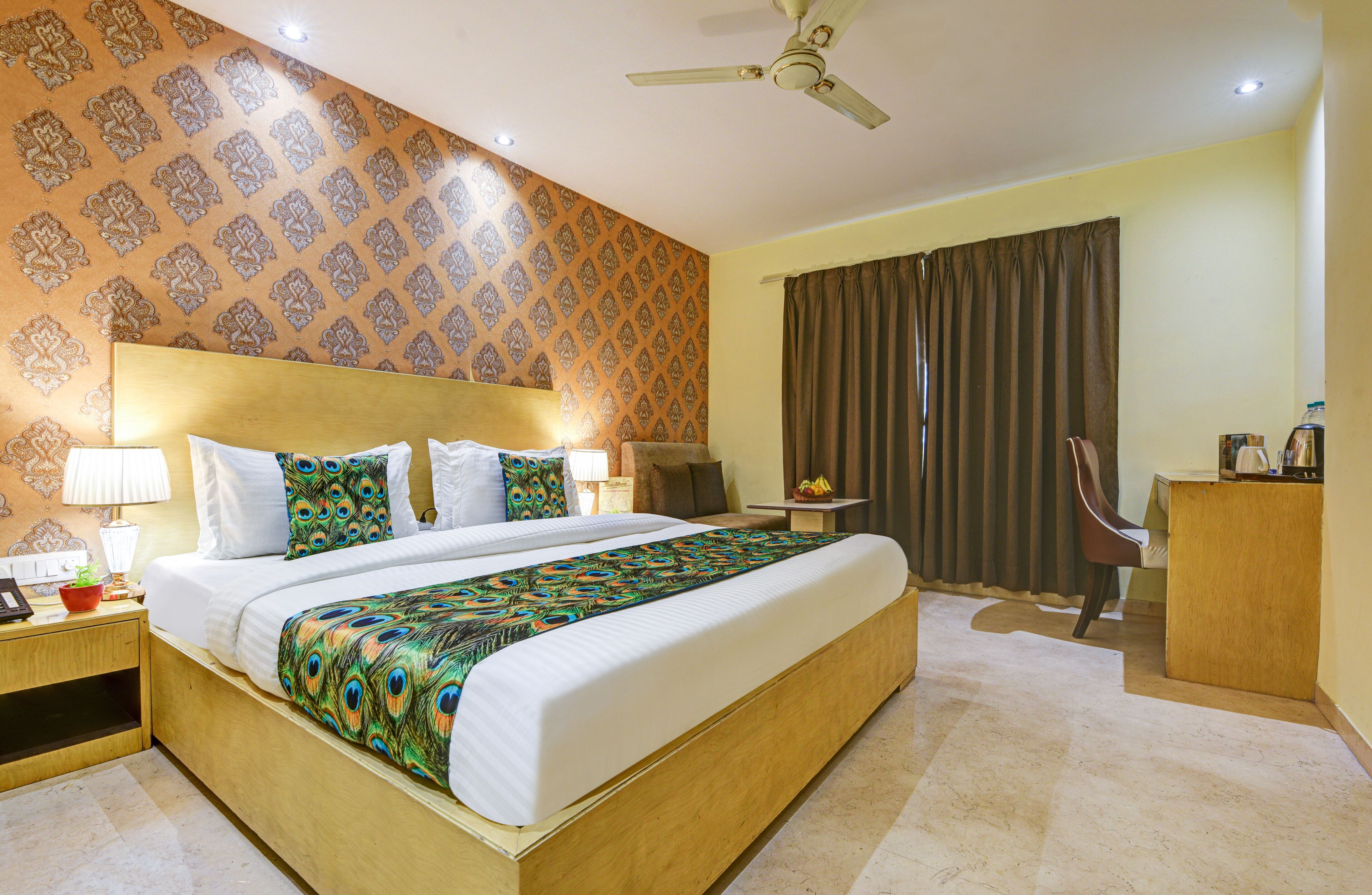1 bedroom, Egyptian cotton sheets, premium bedding, memory-foam beds