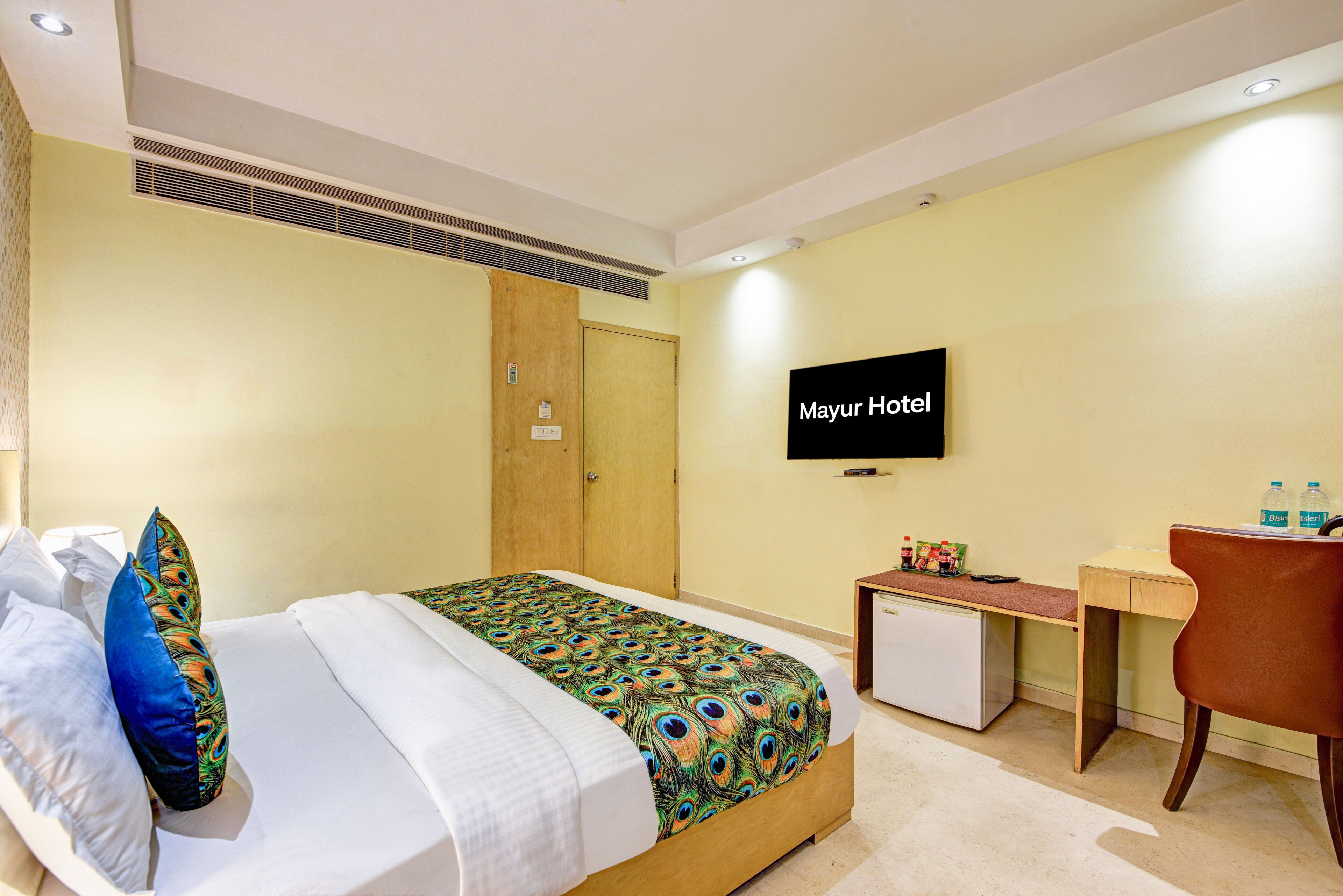 Deluxe Room | 1 bedroom, Egyptian cotton sheets, premium bedding, memory-foam beds