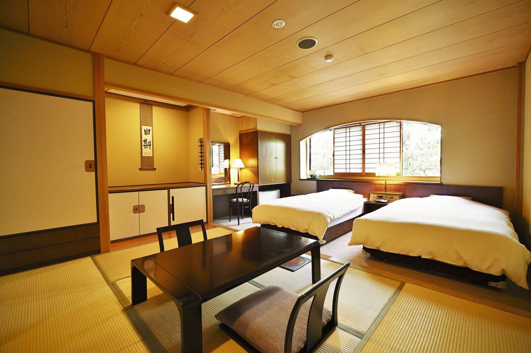 Minibar, desk, laptop workspace, blackout curtains
