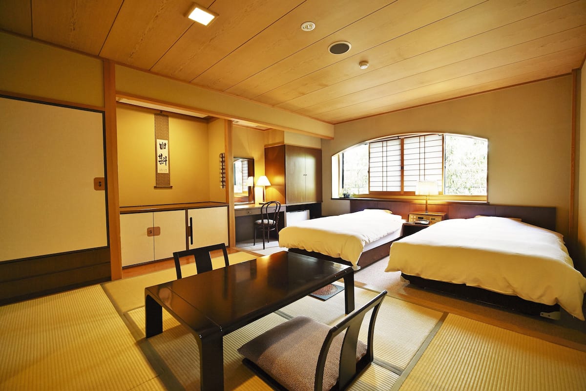 Chambre Classique (Japanese Western Style) | Minibar, bureau, espace de travail pour ordinateur portable