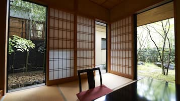 Special Room | Minibar, desk, laptop workspace, blackout drapes