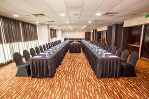 Business centre - Grand Papua Hotel - A Member of Radisson Individuals (Port Moresby)
