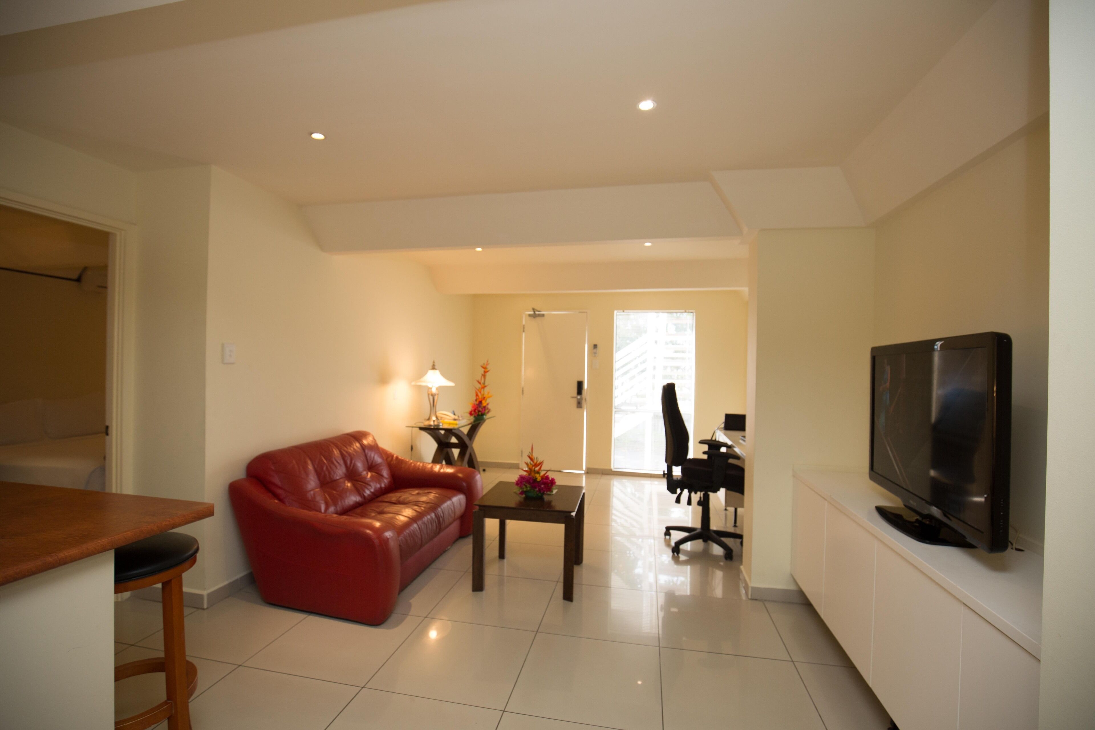 standard apartment, 1 bedroom, kitchen | living area | 40-inch flat-screen tv with cable channels, tv