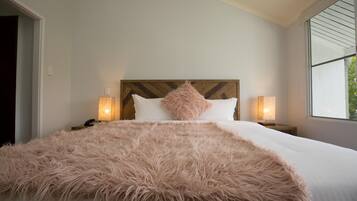 Basic Apartment, 2 Bedrooms, Kitchen | In-room safe, desk, blackout drapes, soundproofing