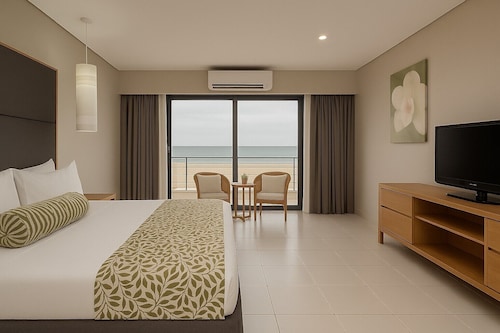 Ela Beach Hotel & Apartments