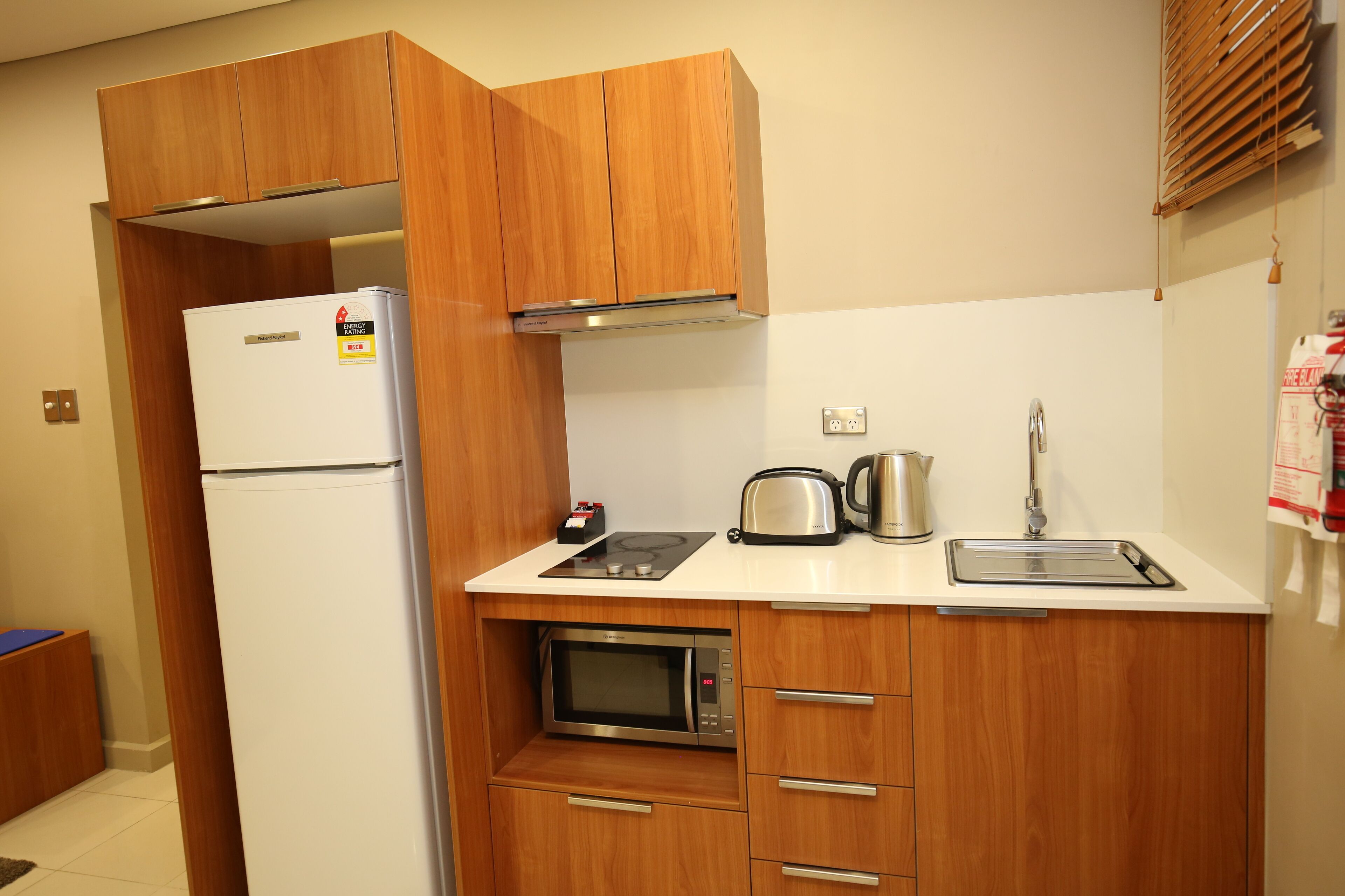 fridge, coffee/tea maker, electric kettle