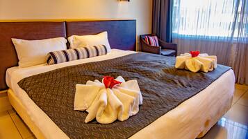 In-room safe, desk, blackout drapes, soundproofing