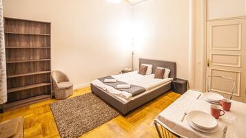 2 bedrooms, individually decorated, individually furnished, desk