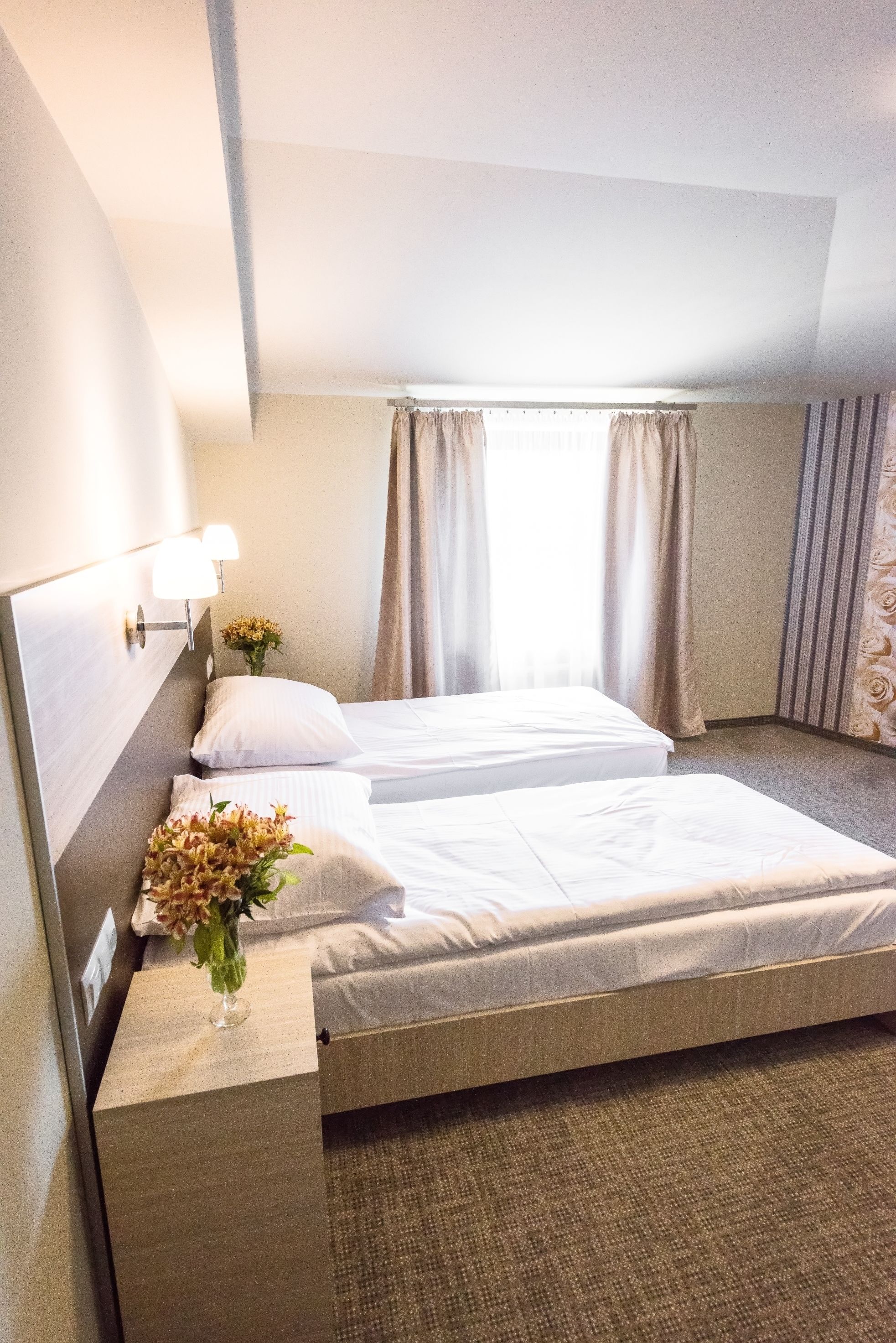 twin room | 1 bedroom, desk, iron/ironing board, free wifi