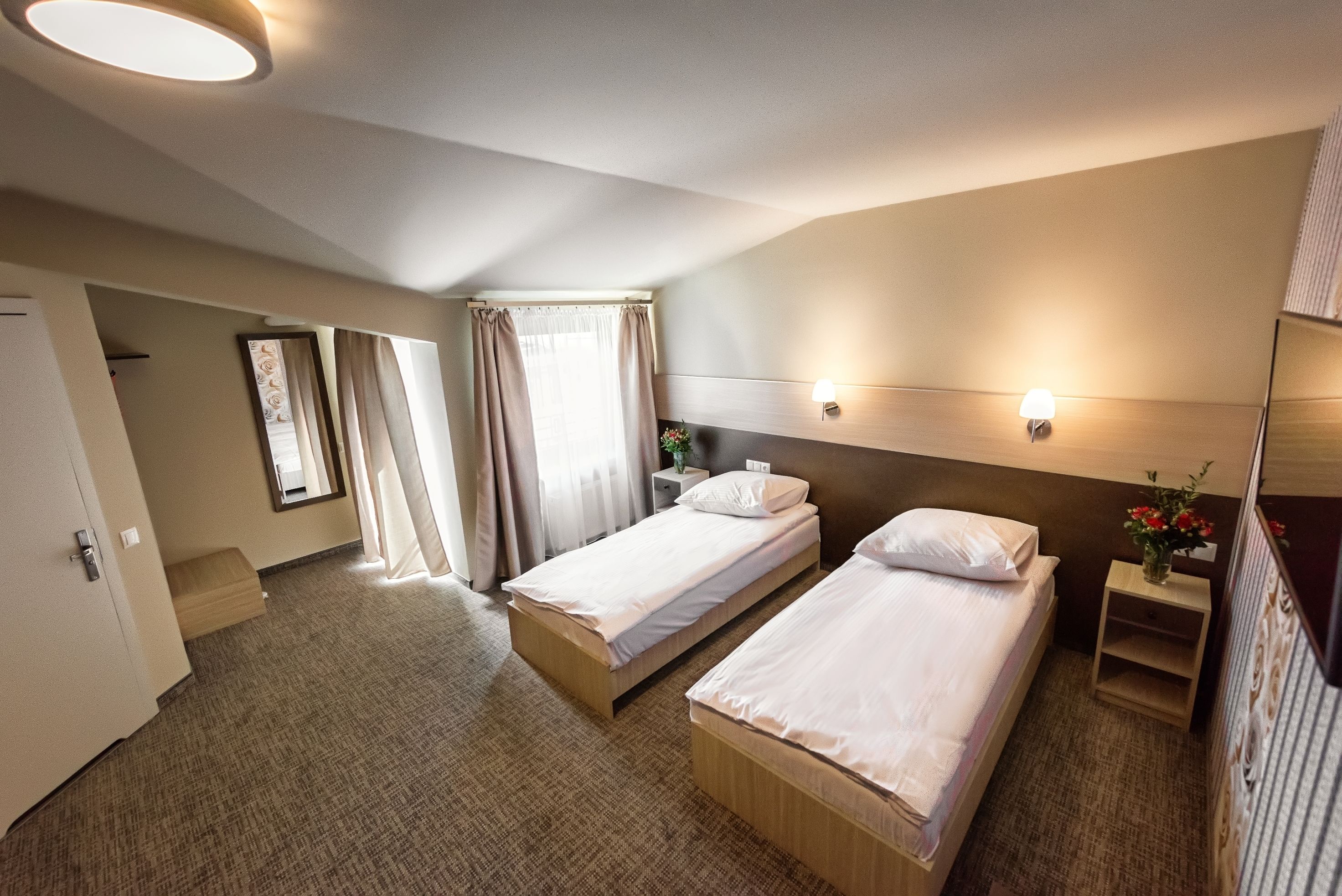 twin room | 1 bedroom, desk, iron/ironing board, free wifi