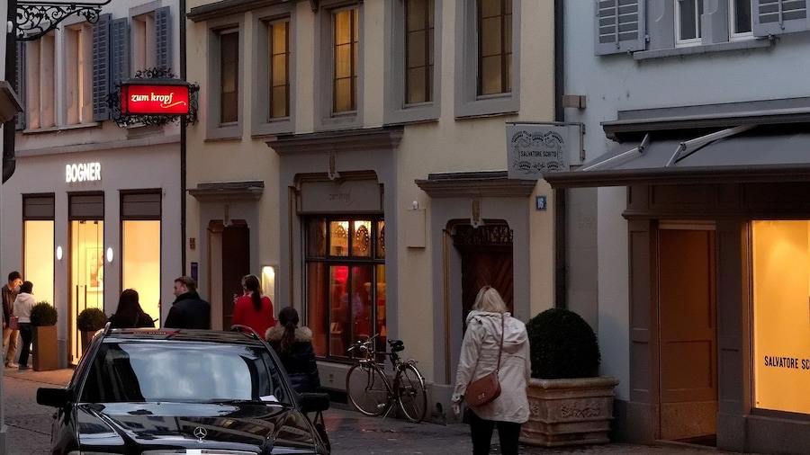 Paradeplatz Apartment by Airhome