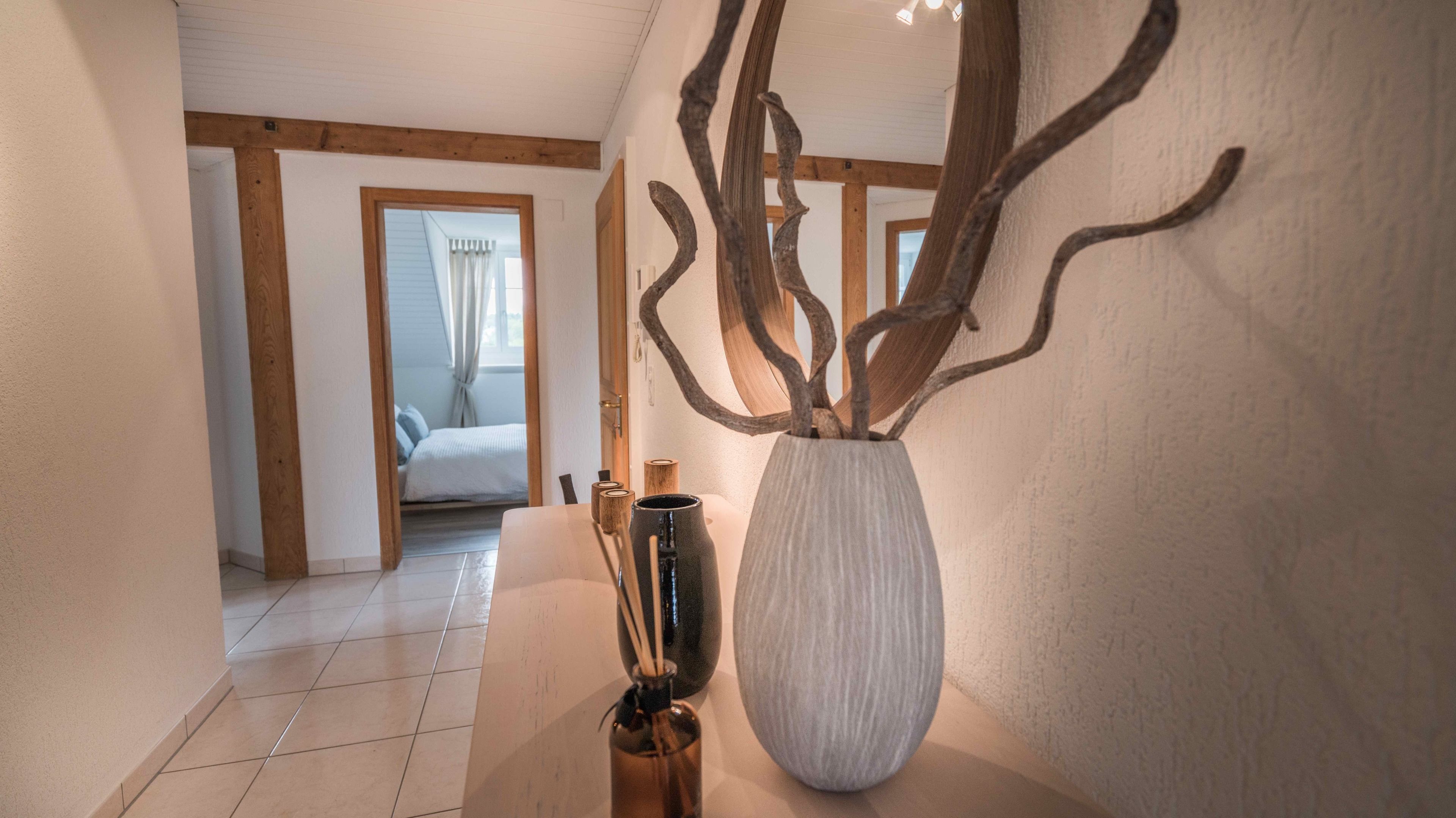 Leilighet, 3 soverom, elveutsikt | 3 soverom, minibar, individuelt dekorert og individuelt innredet