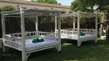 Seasonal outdoor pool, pool umbrellas, sun loungers