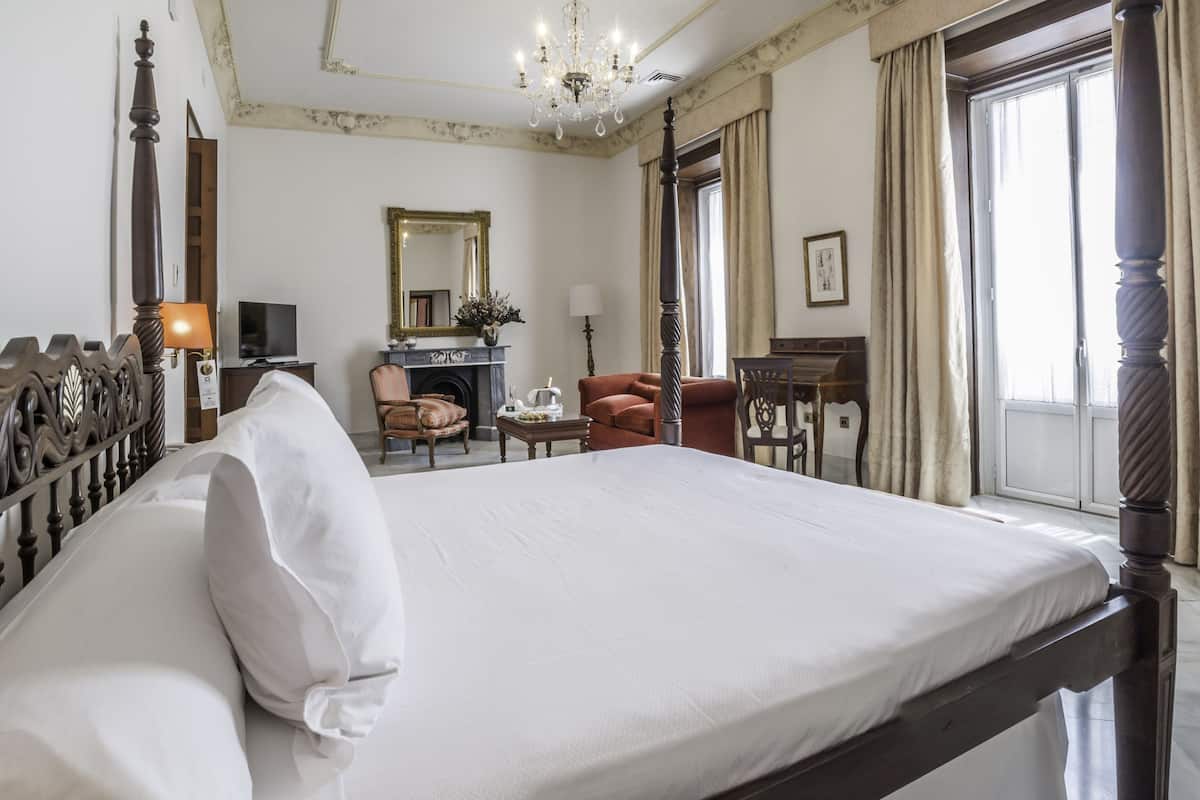 Premium bedding, minibar, in-room safe, individually furnished