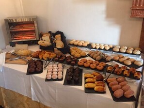 Tägliches nach Wunsch zubereitetes Frühstück gegen Gebühr