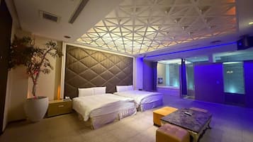 Business Quadruple Room | 1 bedroom, Egyptian cotton sheets, down comforters, minibar (free items)