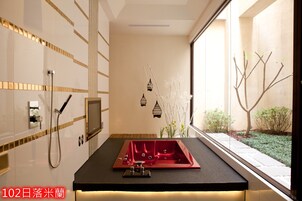 Bañera y ducha independientes, cabezal de ducha tipo lluvia