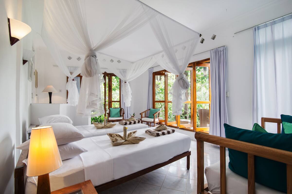 Family Double or Twin Room | Desk, rollaway beds