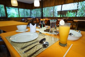 Restaurant - Rimba Orangutan Eco Lodge (Kumai)