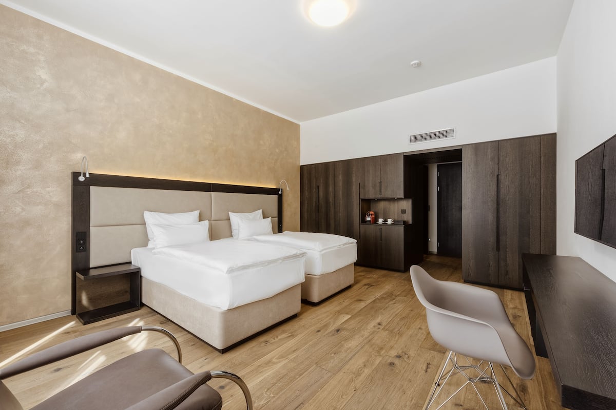 Ropa de cama de alta calidad, camas Select Comfort y minibar