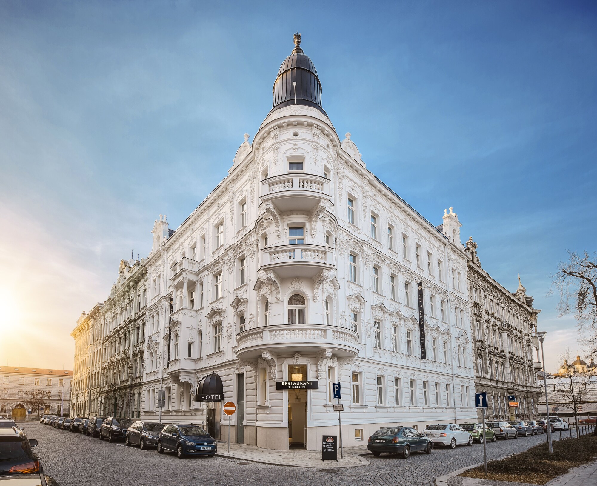 4 Star Hotels