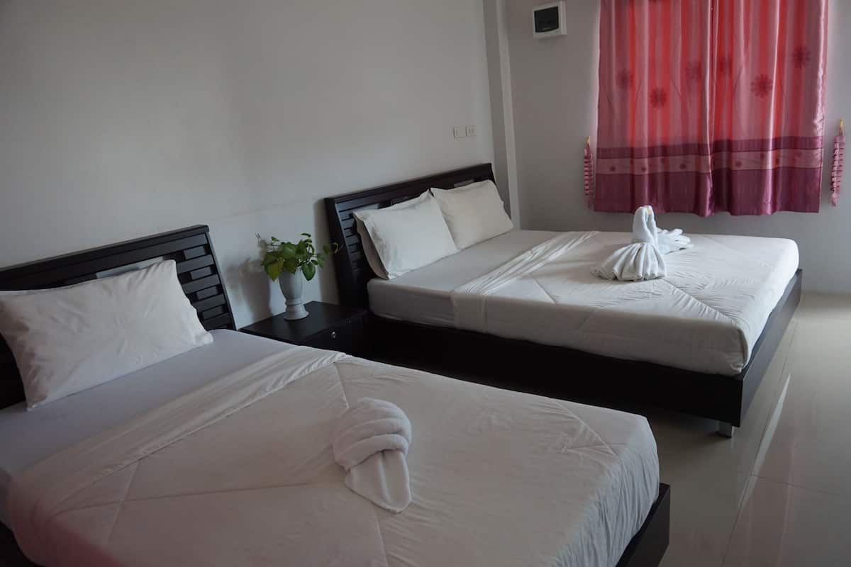 Habitación triple familiar | Escritorio y wifi gratis