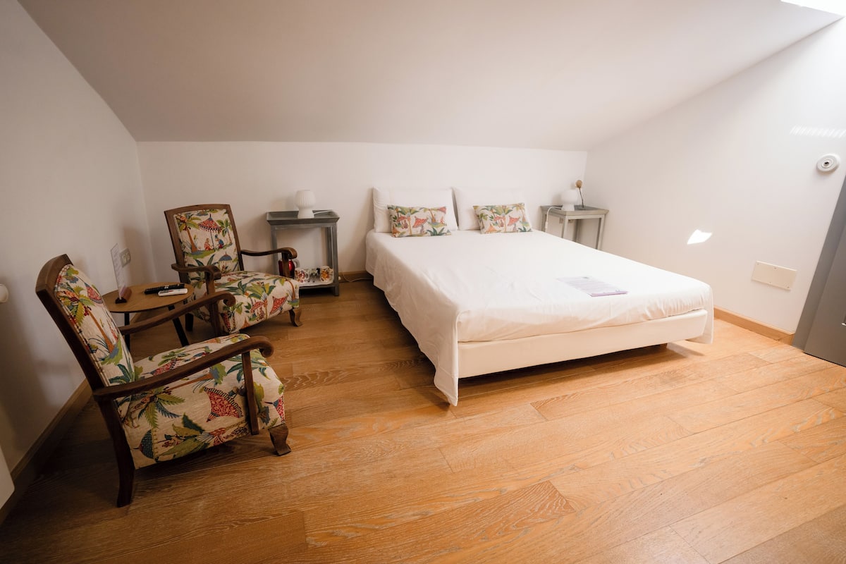 Basic Room, 1 Double Bed, Private Bathroom | Premium bedding, down comforters, WiFi (free)