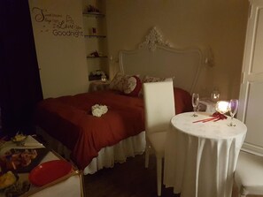 Minibar gratuït, caixa forta a l'habitació i escriptori