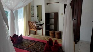 Habitación estándar, 1 cama King size ( 2 Occupancy) | 2 habitaciones y escritorio