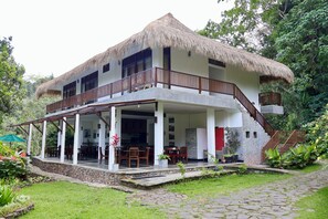 2 habitaciones y escritorio