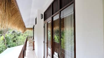 Standard Dove Room | Balcony
