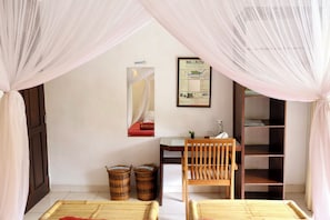 Standard Dove Room | 2 bedrooms, desk