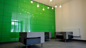 Lobby sitting area - Select Serviced Accommodation - City Tower (Reading)