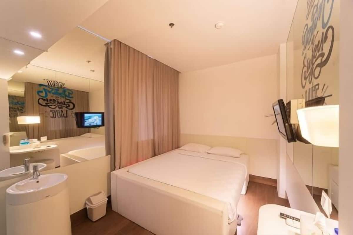 Coffres-forts dans les chambres, bureau, chambres insonorisées