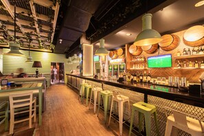 Breakfast, lunch, dinner served; international cuisine 