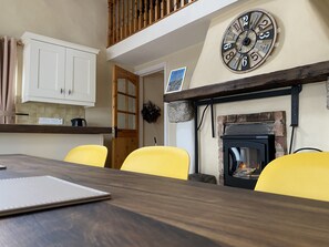 Cottage, 3 camere da letto (Jimmy's Cottage) | Cucina privata | Frigorifero con congelatore, microonde, forno, bollitore elettrico