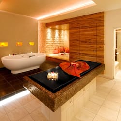 Couples treatment rooms, sauna, hot tub, steam room, Turkish bath