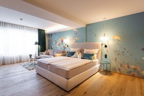 Design Double Room | Premium bedding, minibar, in-room safe, iron/ironing board - Sackmann Genuss und Spa Resort (Baiersbronn)