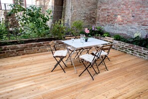 Grand appartement, 2 slaapkamers, patio, tuin | Exterieur