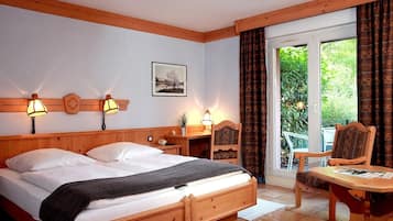 In-room safe, desk, soundproofing, free WiFi