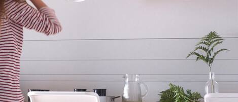 Ducha, artículos de higiene personal gratuitos y secador de pelo